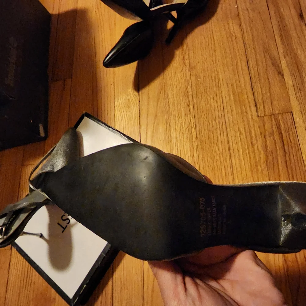 Heels - Picture 2 of 5